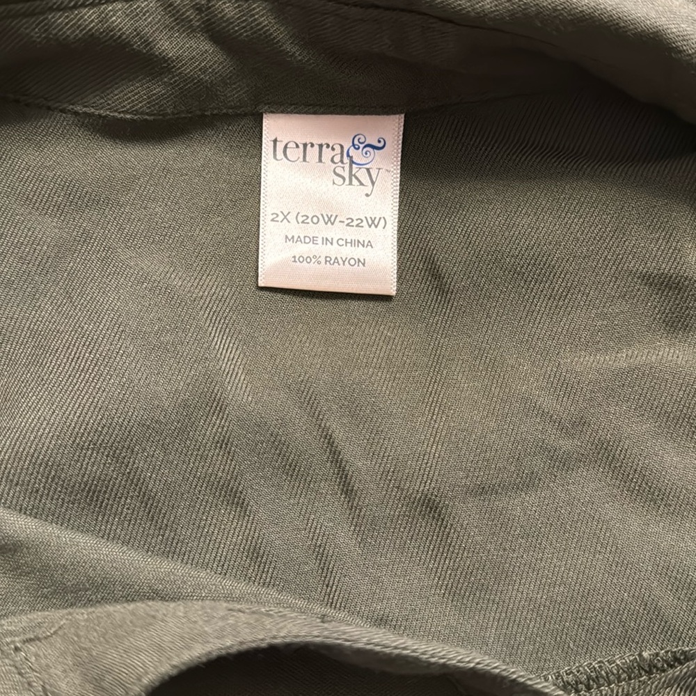 Terra & Sky collared long sleeve button up dress with rollup sleeves - Picture 6 of 6